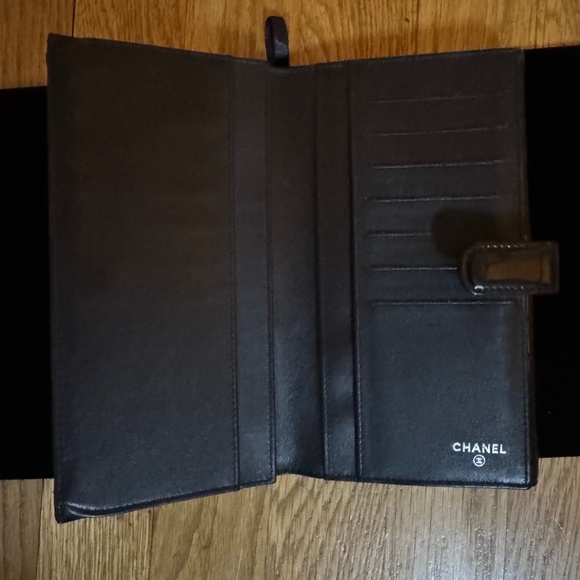 CHANEL - Black Patent Quilted Leather Flap Wallet - Picture 3 of 12